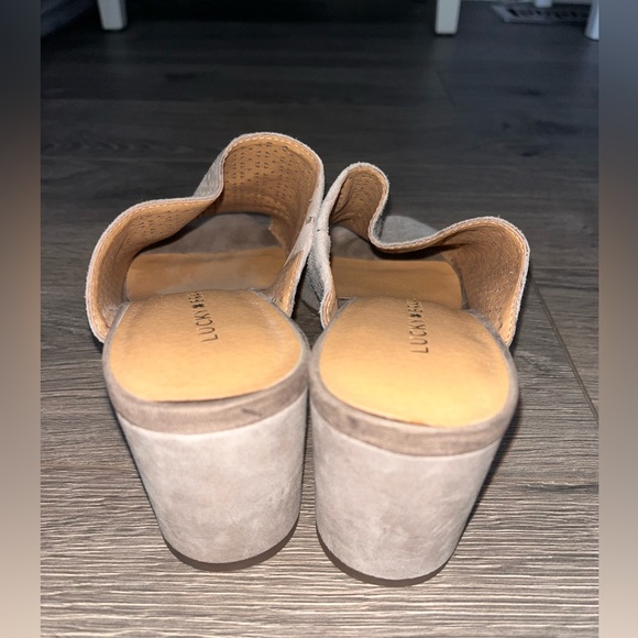 Lucky Brand Perforated Design Grey/Tan Colored Heels Size 8.5 M - Picture 3 of 8